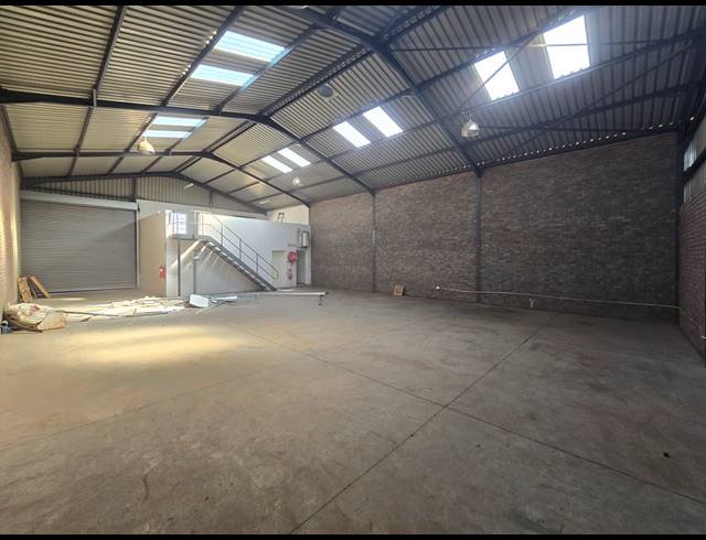 280M² WAREHOUSE TO LET IN ANDERBOLT